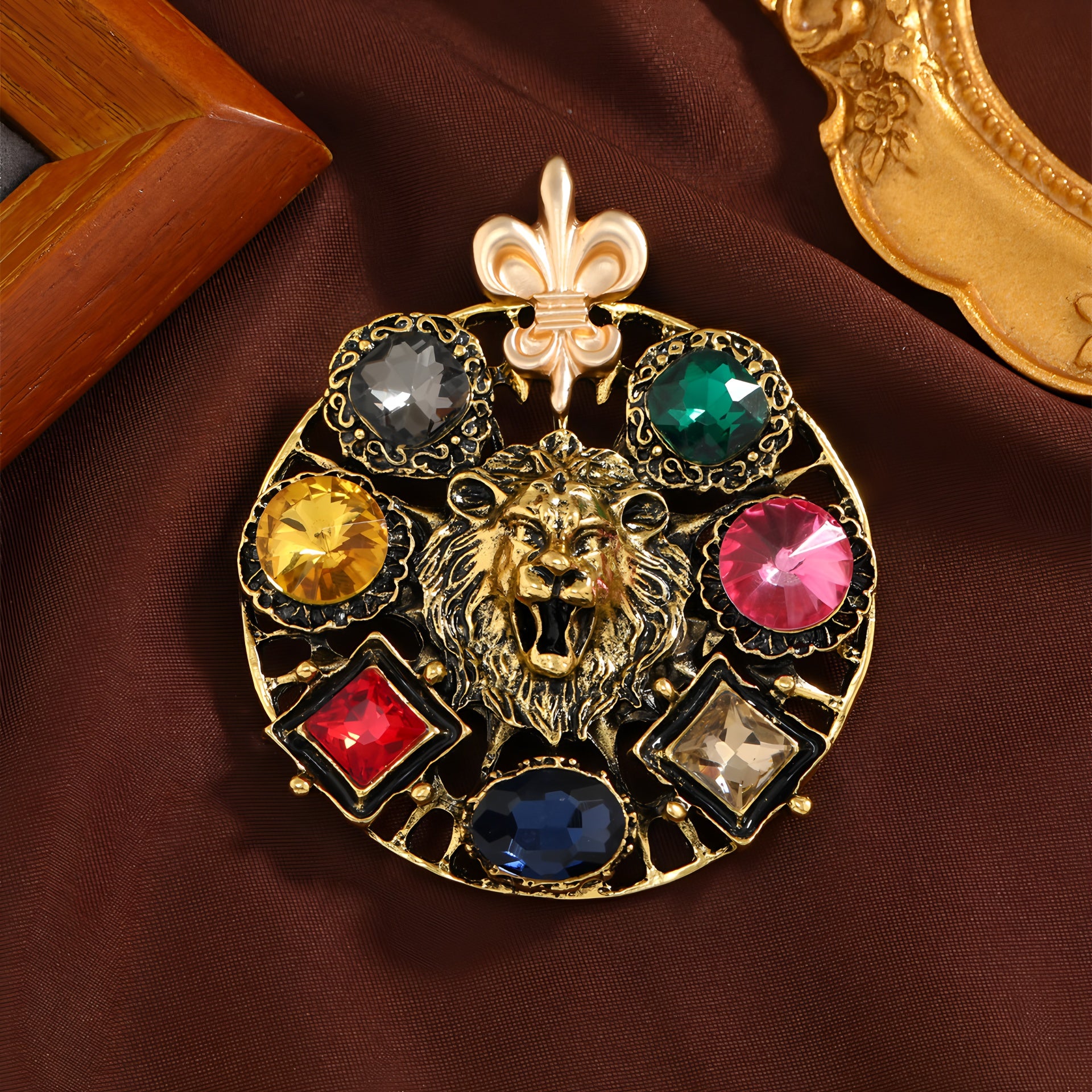 Exaggerated rhinestone animal brooch