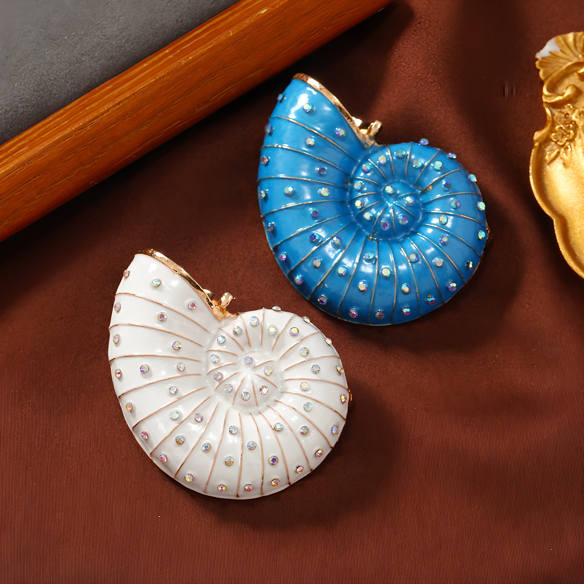 Vintage Conch Brooch