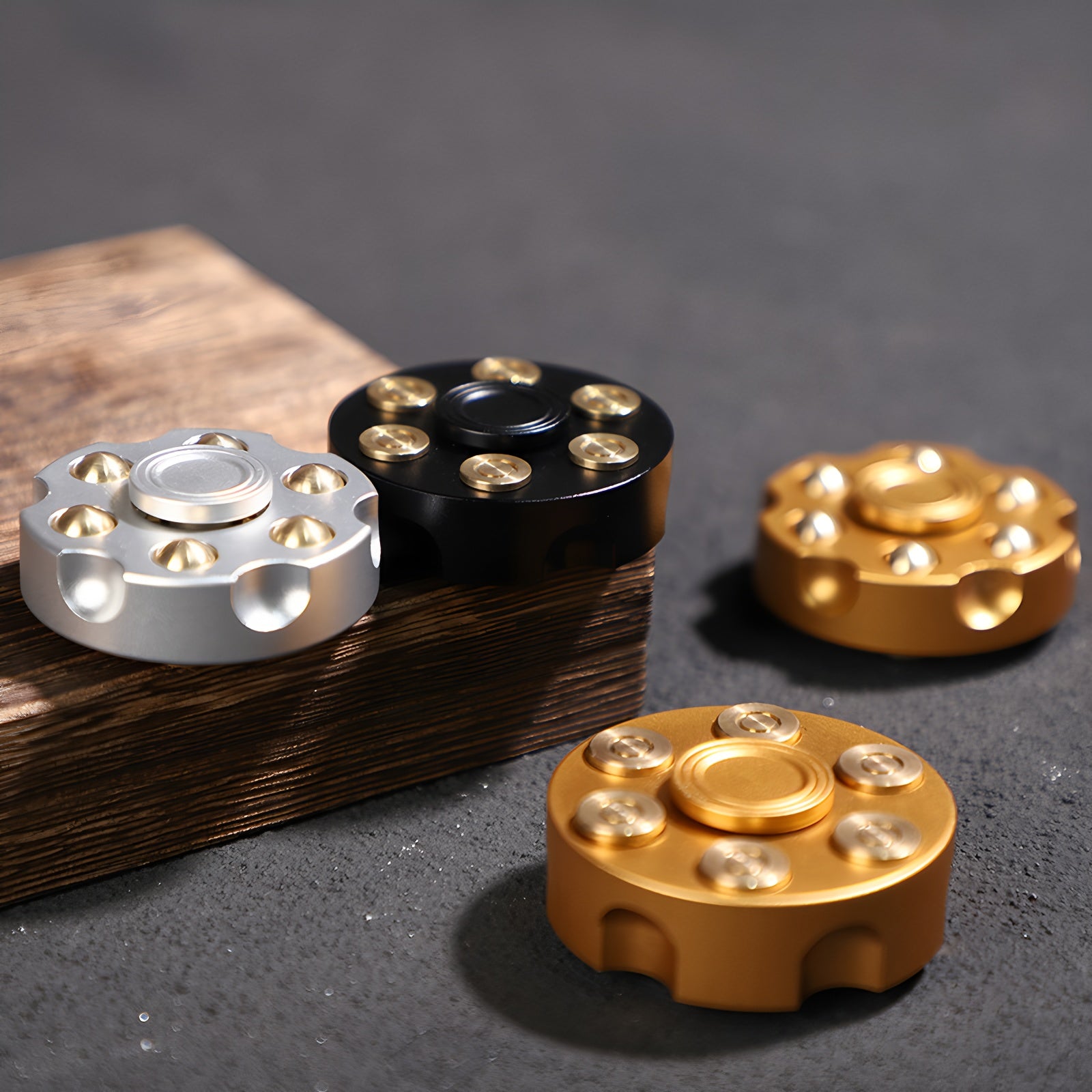 Revolver fingertip spinner