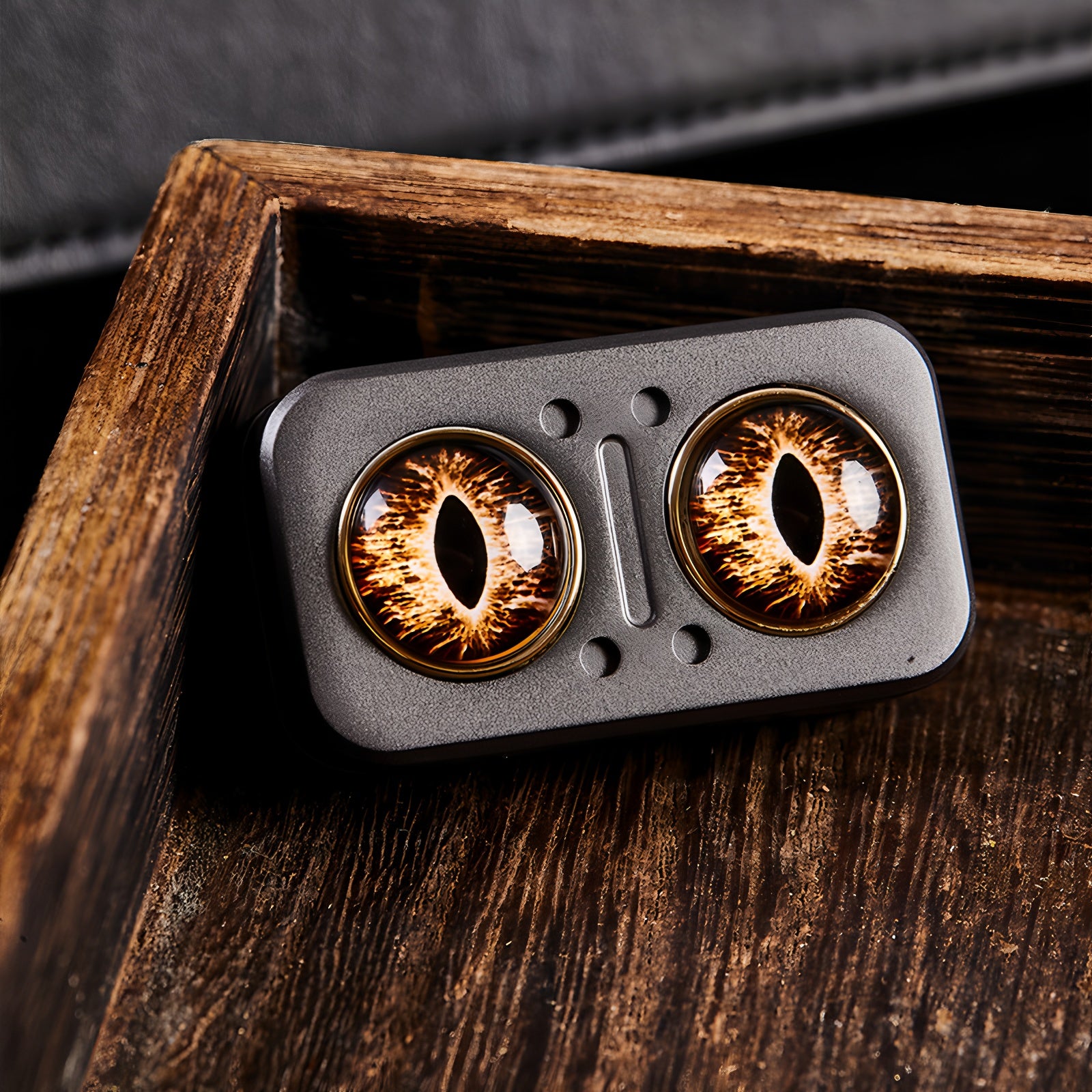 Owl fingertip spinner