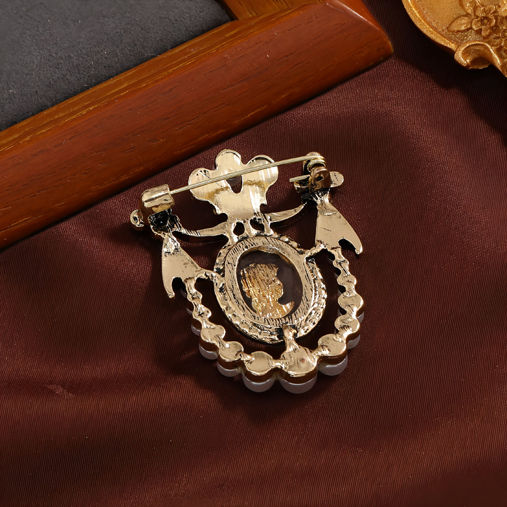 Vintage palace style pearl tassel brooch