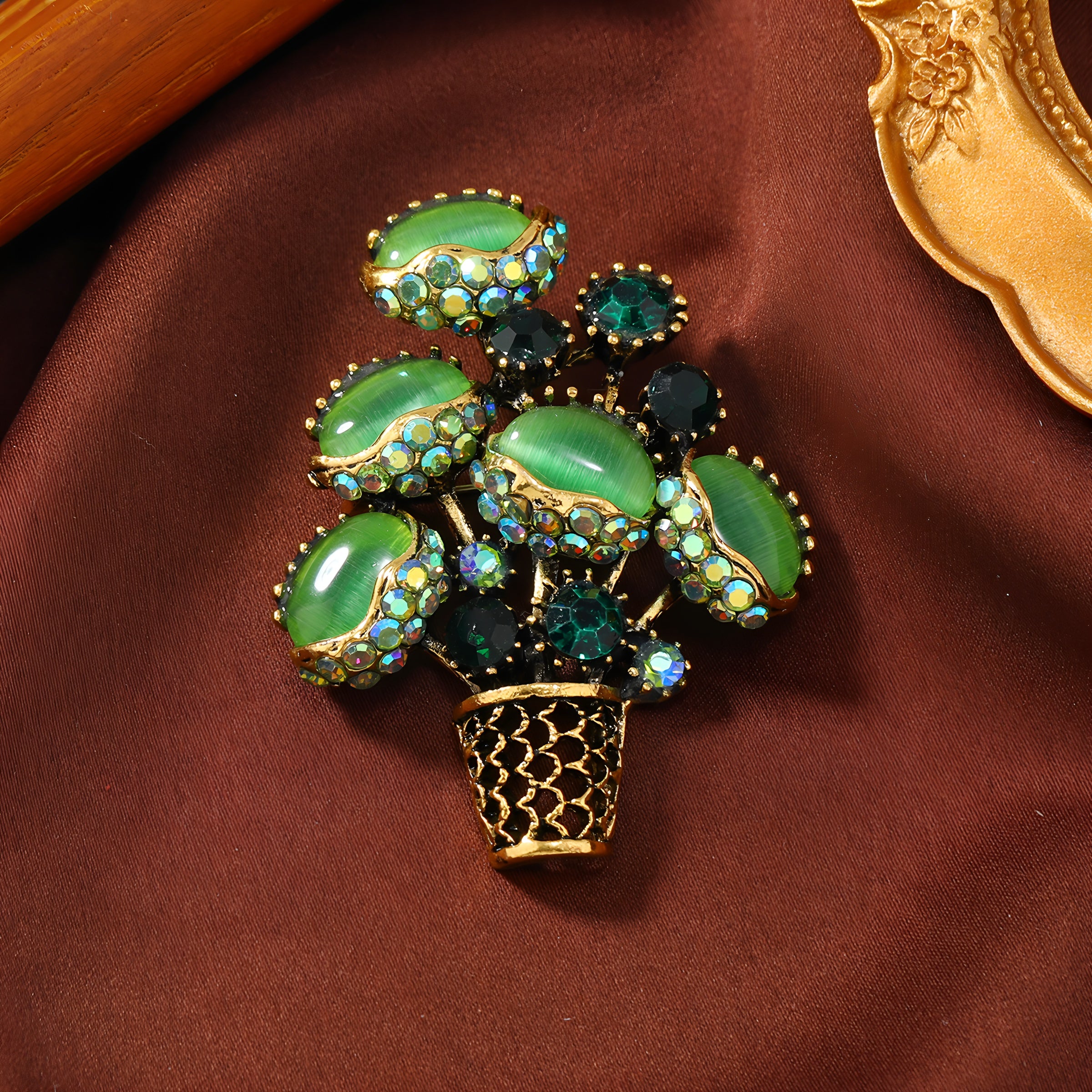 Cat's Eye Stone Flycatcher Brooch