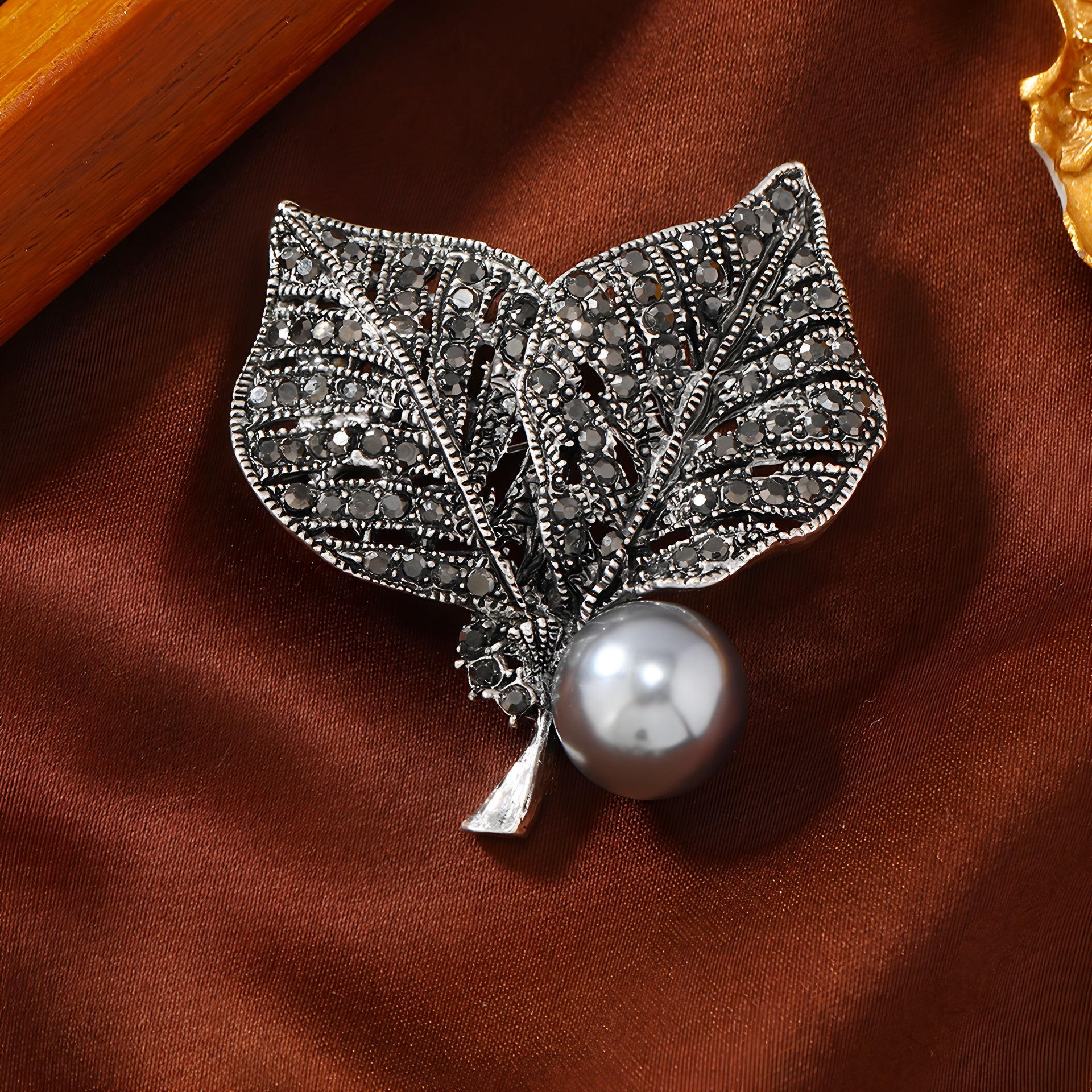 Creative Dark Series Rhinestone Rose Brooch