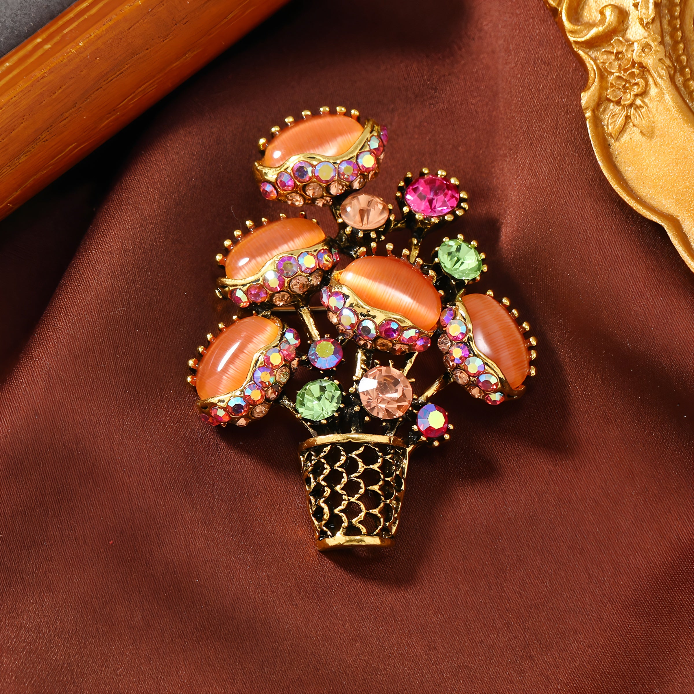 Cat's Eye Stone Flycatcher Brooch