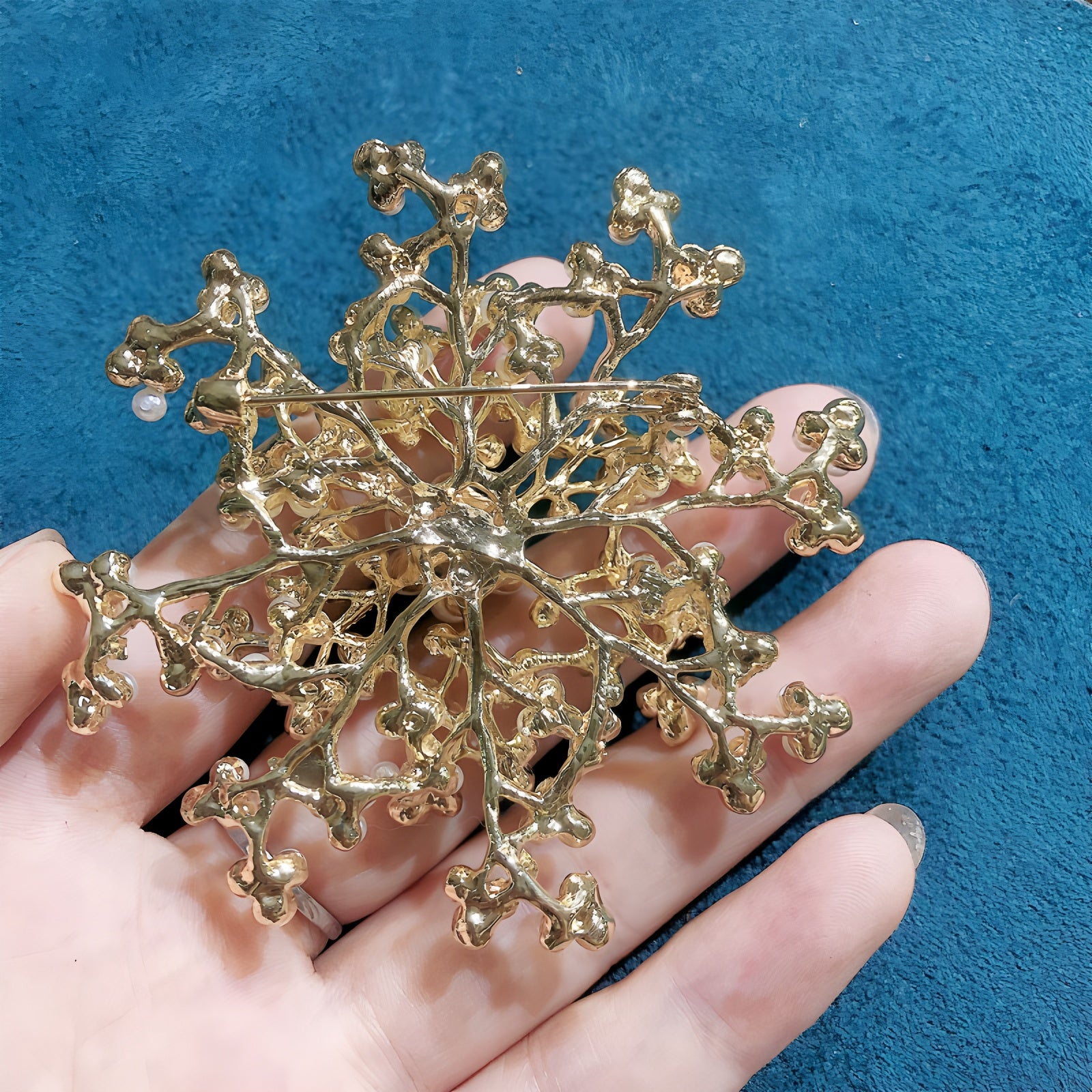 Snowflake Imitation Pearl Brooch